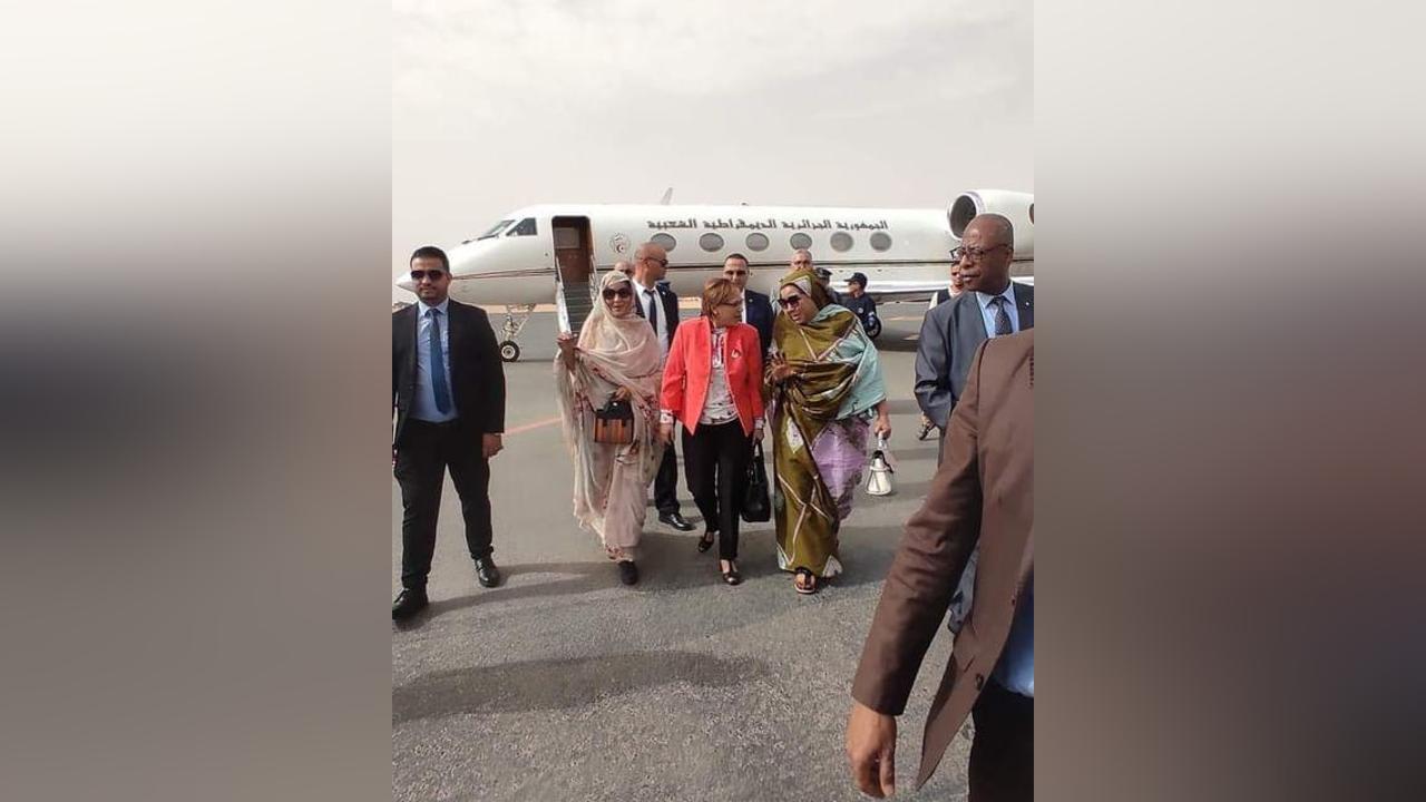 الوزيرة الجزائرية للتضامن والأسرة وقضايا المرأة تصل مخيمات اللاجئين الصحراويين في مستهل زيارة للجمهورية الصحراوية الوزيرة الجزائرية للتضامن والأسرة وقضايا المرأة تصل مخيمات اللاجئين الصحراويين في مستهل زيارة للجمهورية الصحراوية