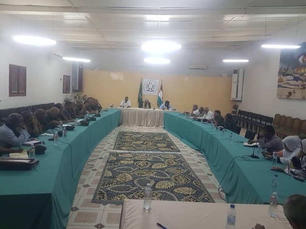 الرئيس إبراهيم غالي يستقبل اللجنة المكلفة بتعميم نتائج الدورة العادية الثانية للأمانة الوطنية الرئيس إبراهيم غالي يستقبل اللجنة المكلفة بتعميم نتائج الدورة العادية الثانية للأمانة الوطنية