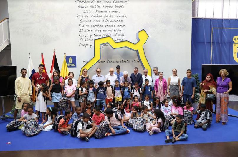 جزر الكناري تستقبل مجموعة من الاطفال الصحراويين ضمن برنامج جزر الكناري تستقبل مجموعة من الاطفال الصحراويين ضمن برنامج