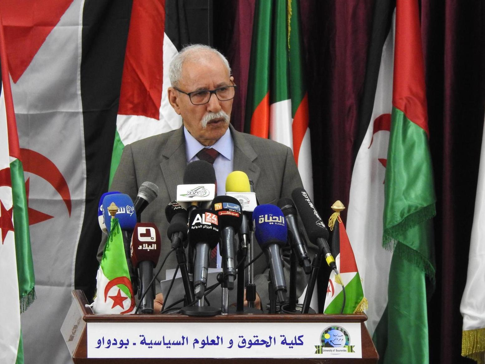 رئيس الجمهورية يثمن عالياً جهود الدولة الجزائرية في تنظيم الجامعة الصيفية للأطر الصحراوية كفضاءٍ تنويري متجدد رئيس الجمهورية يثمن عالياً جهود الدولة الجزائرية في تنظيم الجامعة الصيفية للأطر الصحراوية كفضاءٍ تنويري متجدد
