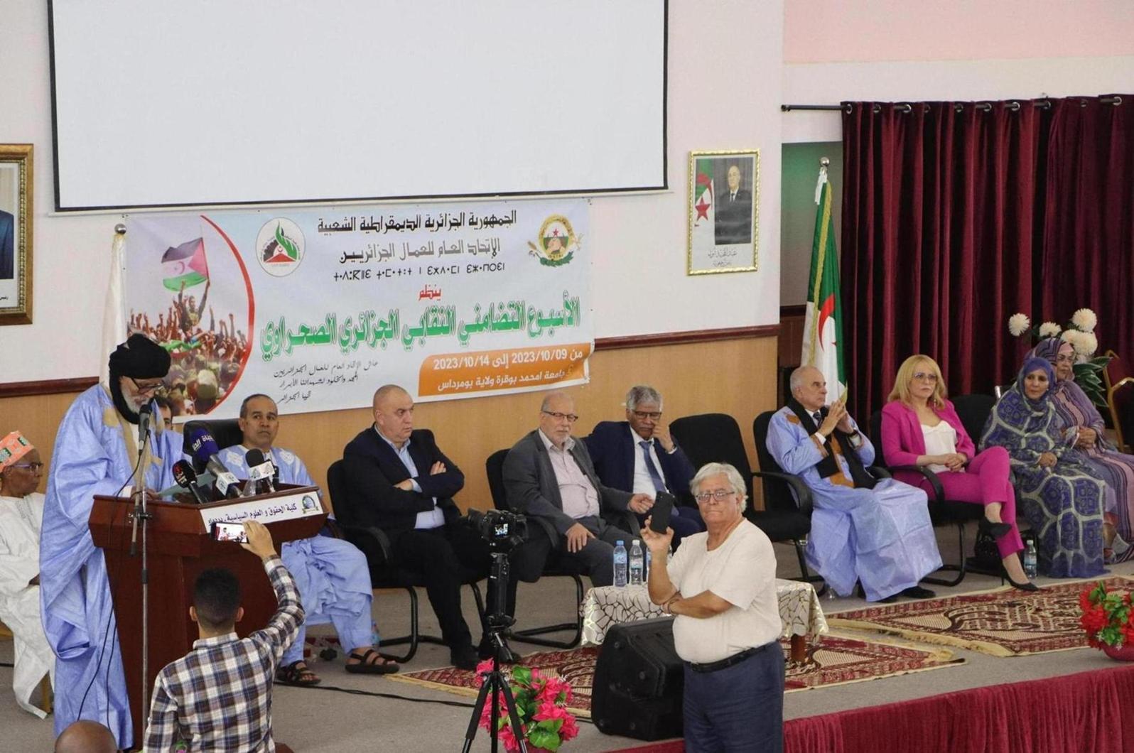 النص الكامل لكلمة رئيس الجمهورية، الأمين العام للجبهة في افتتاح فعاليات الأسبوع التضامني النقابي الجزائري ـ الصحراوي النص الكامل لكلمة رئيس الجمهورية، الأمين العام للجبهة في افتتاح فعاليات الأسبوع التضامني النقابي الجزائري ـ الصحراوي