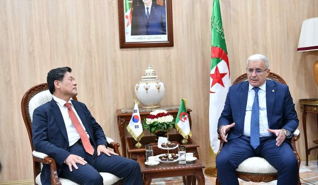 رئيس البرلمان الجزائري يستقبل سفير جمهورية كوريا بالجزائر ويؤكد على موقف بلاده من الوضع في فلسطين والصحراء الغربية