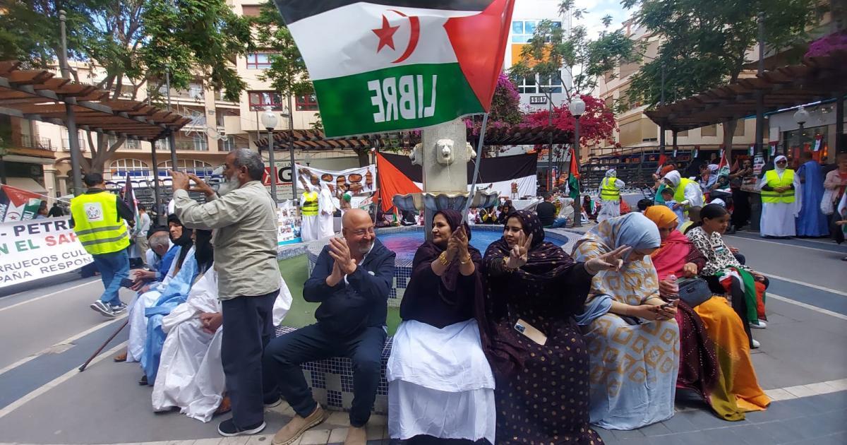 اليكانتي : الجالية الصحراوية بمدينة إيلدا تحيي ذكرى تأسيس الجبهة الشعبية لتحرير الساقية الحمراء ووادي الذهب اليكانتي : الجالية الصحراوية بمدينة إيلدا تحيي ذكرى تأسيس الجبهة الشعبية لتحرير الساقية الحمراء ووادي الذهب