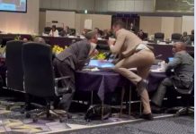 الوفد المغربي يعتدي على سفير الجمهورية الصحراوية لدى الاتحاد الأفريقي الوفد المغربي يعتدي على سفير الجمهورية الصحراوية لدى الاتحاد الأفريقي