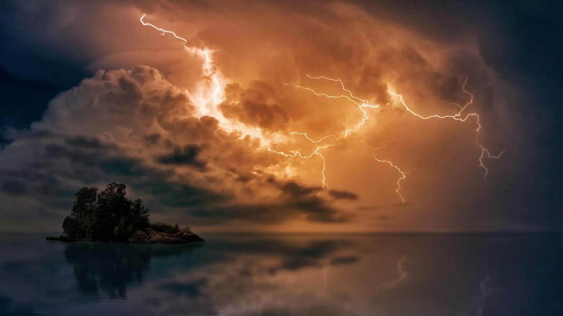 دراسة تتوصل لاكتشاف مثير بشأن الصواعق التي تضرب في السماء دراسة تتوصل لاكتشاف مثير بشأن الصواعق التي تضرب في السماء