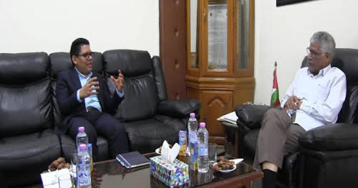 السفير بالجزائر يبحث مع نظيره النيكاراغوي تعزيز العلاقات الثنائية بين البلدين السفير بالجزائر يبحث مع نظيره النيكاراغوي تعزيز العلاقات الثنائية بين البلدين