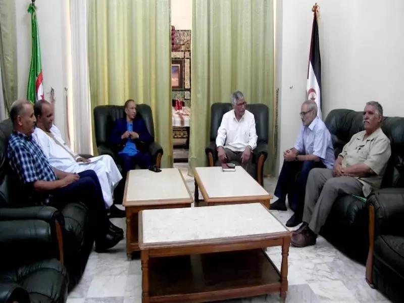 السفير الصحراوي بالجزائر يشرف على عملية تسليم وإستلام المهام لمكاتب الجبهة بولايتي بشار ووهران السفير الصحراوي بالجزائر يشرف على عملية تسليم وإستلام المهام لمكاتب الجبهة بولايتي بشار ووهران