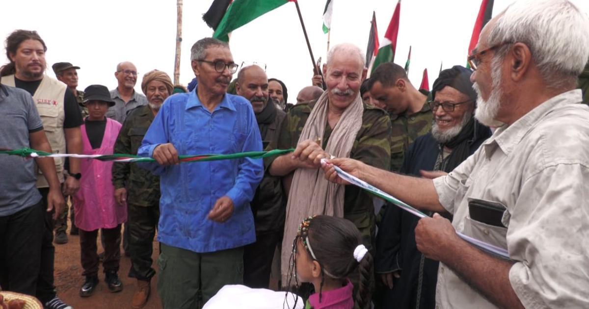 الرئيس إبراهيم غالي يدشن إبتدائية الشهيد سيدي حيذوك بولاية الداخلة الرئيس إبراهيم غالي يدشن إبتدائية الشهيد سيدي حيذوك بولاية الداخلة