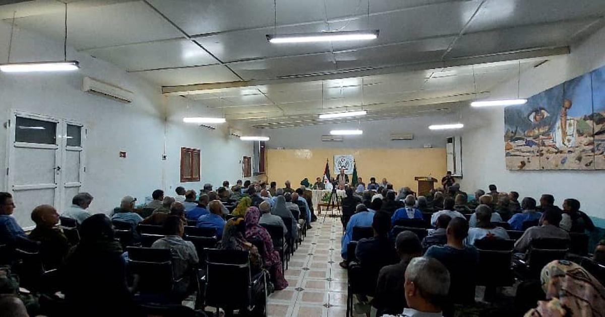 في لقاء مع إطارات الجبهة والدولة .. رئيس الجمهورية يدعو الى التشبث بالوحدة الوطنية ومواجهة العدو بكل الأساليب في لقاء مع إطارات الجبهة والدولة .. رئيس الجمهورية يدعو الى التشبث بالوحدة الوطنية ومواجهة العدو بكل الأساليب
