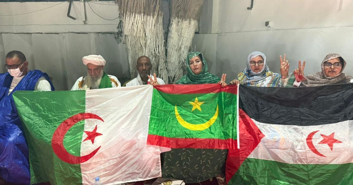 جاليات الجنوب تشارك في الاحتفالات المخلدة للذكرى 70 لثورة الفاتح من نوفمبر بسفارة الجزائر بموريتانيا جاليات الجنوب تشارك في الاحتفالات المخلدة للذكرى 70 لثورة الفاتح من نوفمبر بسفارة الجزائر بموريتانيا