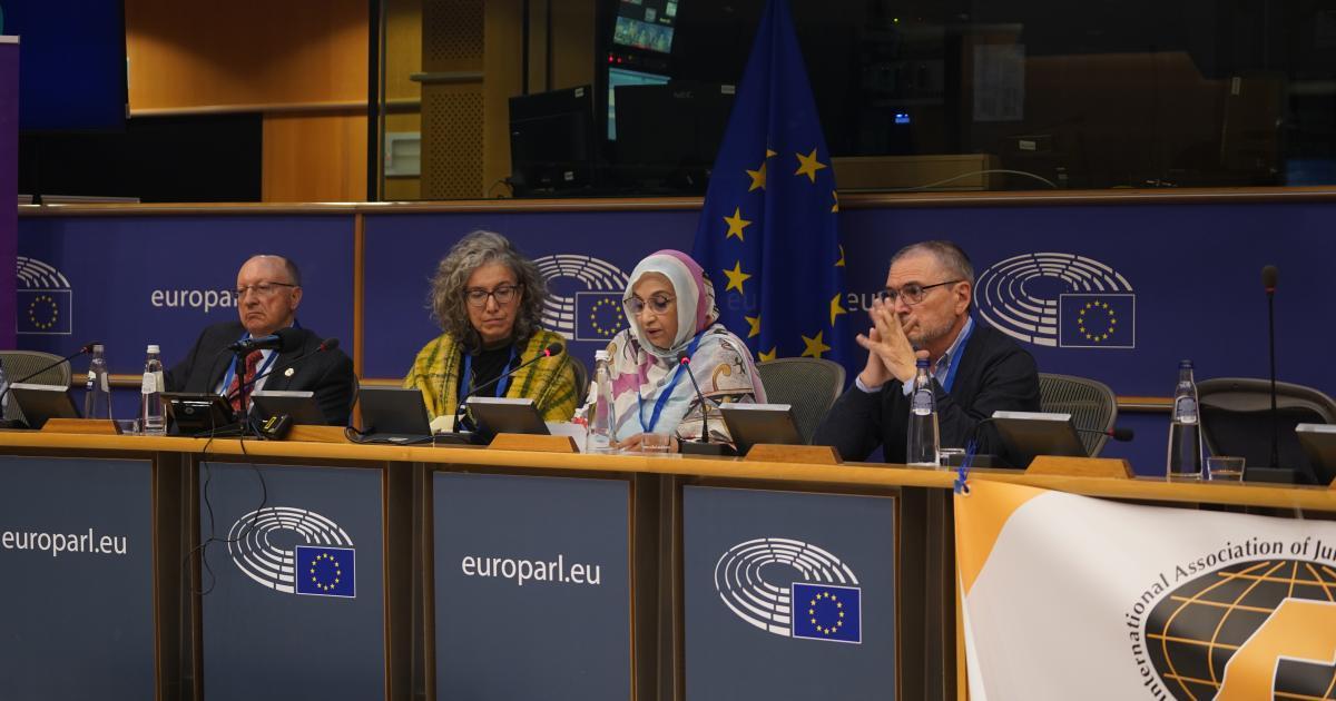 ناشطة حقوقية صحراوية تطالب بإنشاء ألية أممية لمراقبة حقوق الإنسان لوقف الإنتهاكات المغربية بالمدن المحتلة ناشطة حقوقية صحراوية تطالب بإنشاء ألية أممية لمراقبة حقوق الإنسان لوقف الإنتهاكات المغربية بالمدن المحتلة