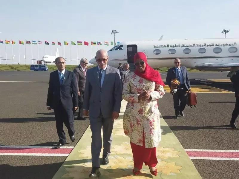 رئيس الجمهورية الصحراوية يصل العاصمة الإثيوبية أديس أبابا للمشاركة في القمة الثامنة والثلاثين لرؤساء دول وحكومات الإتحاد الإفريقي رئيس الجمهورية الصحراوية يصل العاصمة الإثيوبية أديس أبابا للمشاركة في القمة الثامنة والثلاثين لرؤساء دول وحكومات الإتحاد الإفريقي