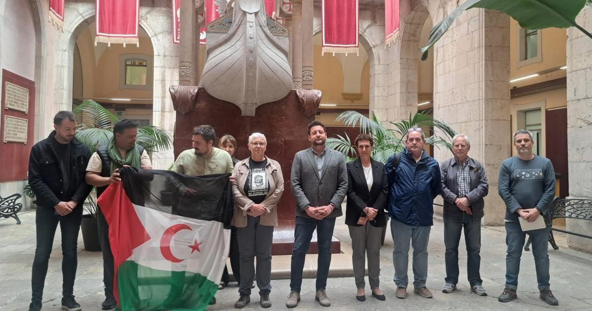 مجلس مدينة تاراغونا يستقبل مسيرة الحرية ويؤكد دعمه لمطالبها بالإفراج عن المعتقلين السياسيين الصحراويين بالسجون المغربية مجلس مدينة تاراغونا يستقبل مسيرة الحرية ويؤكد دعمه لمطالبها بالإفراج عن المعتقلين السياسيين الصحراويين بالسجون المغربية