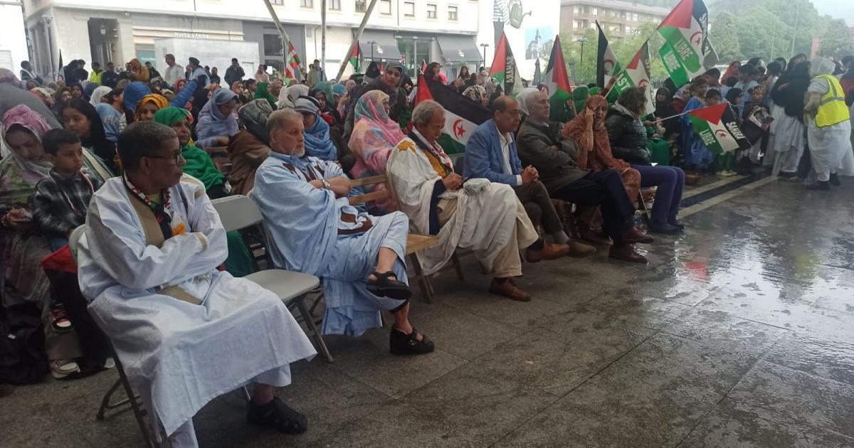 إسبانيا : الجالية الصحراوية ببلاد الباسك تحيي الذكرى المزدوجة الثانية والخمسين لتأسيس جبهة البوليساريو وإندلاع الكفاح المسلح إسبانيا : الجالية الصحراوية ببلاد الباسك تحيي الذكرى المزدوجة الثانية والخمسين لتأسيس جبهة البوليساريو وإندلاع الكفاح المسلح