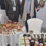 غالي يزور جناح الجمهورية الصحراوية في الجزائر غالي يزور جناح الجمهورية الصحراوية في الجزائر