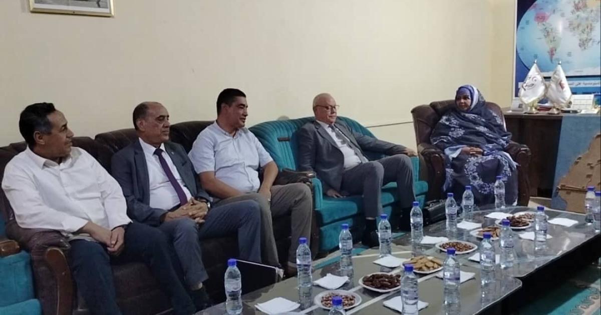 وفد جزائري يزور مؤسسات الدولة الصحراوية وفد جزائري يزور مؤسسات الدولة الصحراوية