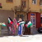 مناضلات صحراويات ينظمن تظاهرة بمناسبة الذكرى 50 مناضلات صحراويات ينظمن تظاهرة بمناسبة الذكرى 50