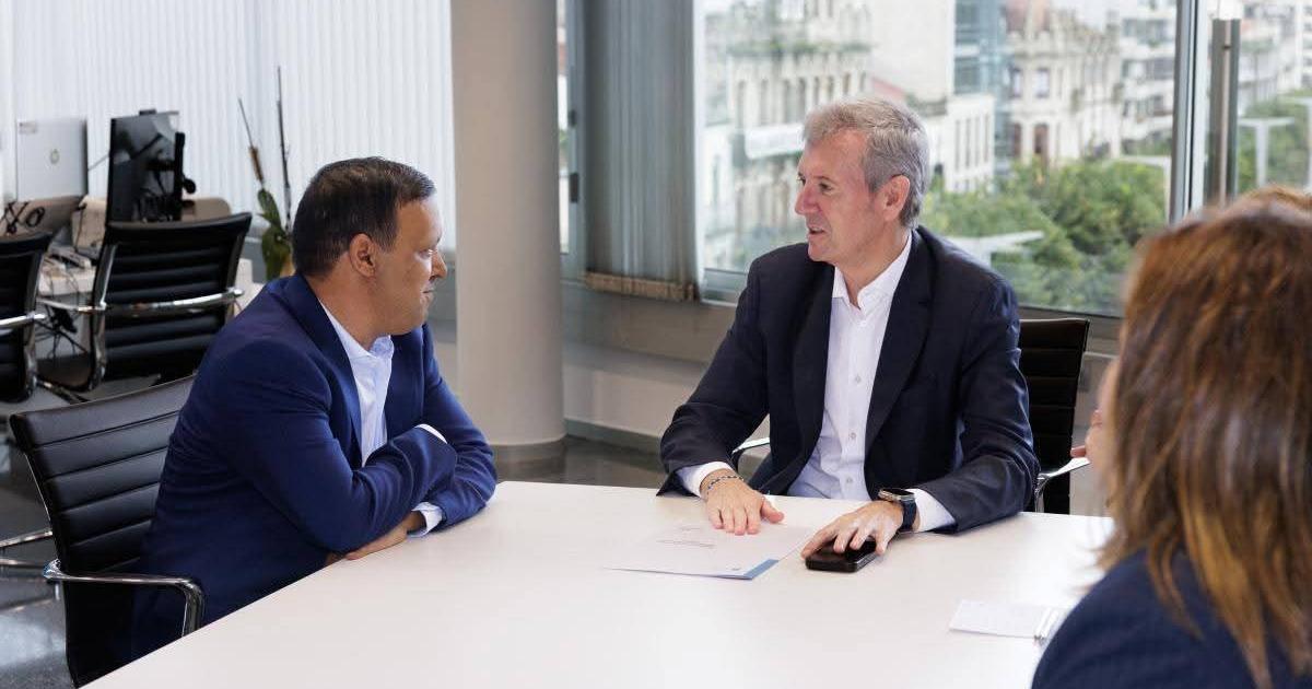 استقبال رسمي للدبلوماسي زركة في غاليثيا استقبال رسمي للدبلوماسي زركة في غاليثيا