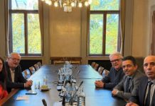 وفد من جبهة البوليساريو يلتقي بأعضاء من البرلمان النمساوي وفد من جبهة البوليساريو يلتقي بأعضاء من البرلمان النمساوي