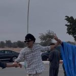 الأسيران الصحراويان يعانقان الحرية بشعارات الاستقلال الأسيران الصحراويان يعانقان الحرية بشعارات الاستقلال