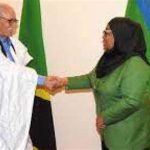 غالي يتلقى رسالة من نظيرته التنزانية غالي يتلقى رسالة من نظيرته التنزانية