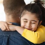 العلم يكشف لماذا يمنحنا العناق الدافئ شعورا عميقا بالراحة العلم يكشف لماذا يمنحنا العناق الدافئ شعورا عميقا بالراحة