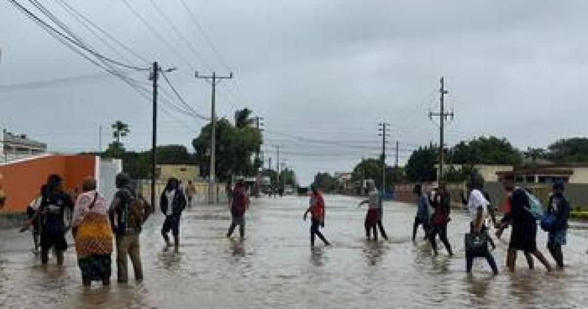 اثر الفيضانات التي خلفت ضحايا وخسائر معتبرة: رئيس الجمهورية يعزي نظيره الموزمبيقي اثر الفيضانات التي خلفت ضحايا وخسائر معتبرة: رئيس الجمهورية يعزي نظيره الموزمبيقي