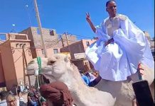 استقبال حاشد لعزيز الواحيدي بعد عشر سنوات من الاعتقال استقبال حاشد لعزيز الواحيدي بعد عشر سنوات من الاعتقال