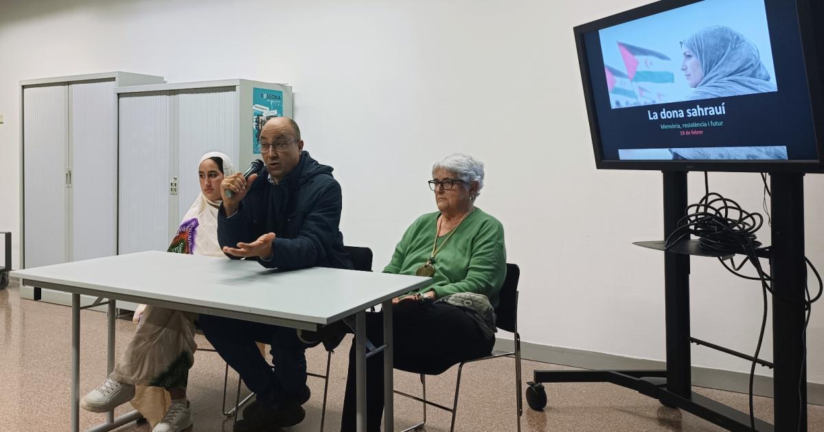 تكريم المرأة الصحراوية في كتالونيا باليوم الوطني للأم تكريم المرأة الصحراوية في كتالونيا باليوم الوطني للأم