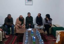 وفد حقوقي من المناطق المحتلة يطلع على البرلمان وفد حقوقي من المناطق المحتلة يطلع على البرلمان