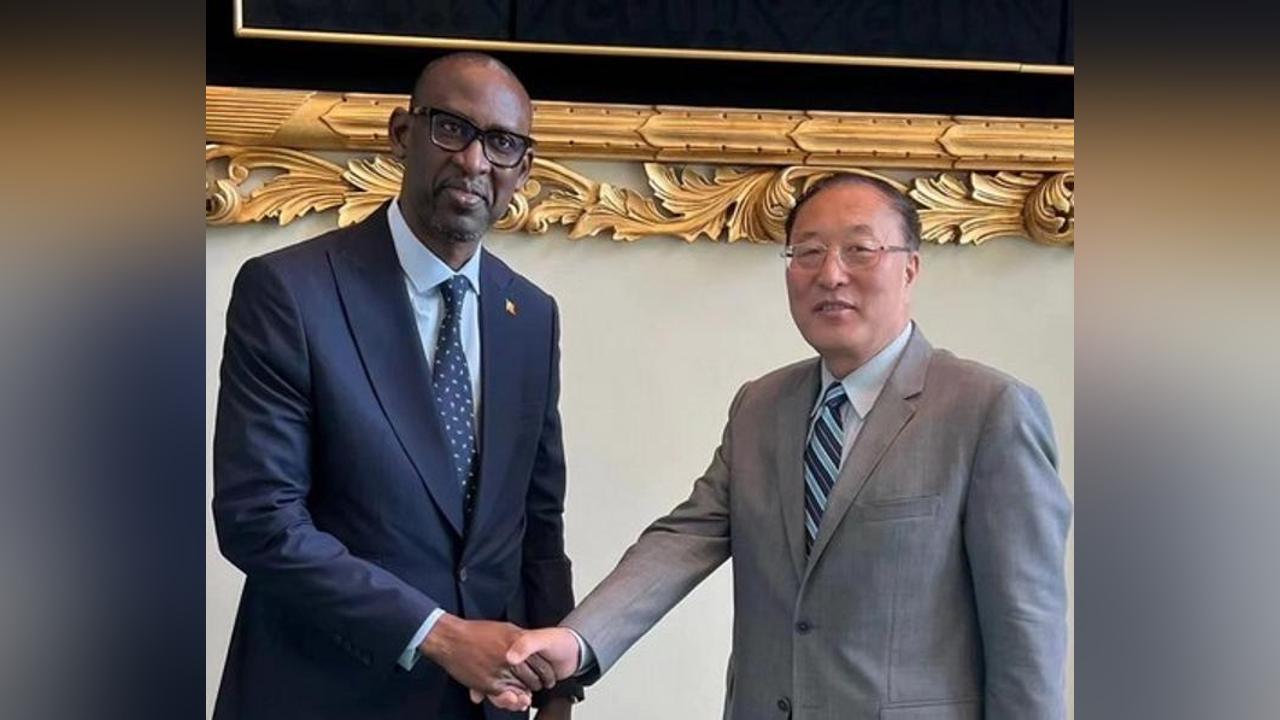 Coopération sino-africaine : «Le FCSA a jeté les bases d’une nouvelle ère de coopération entre la Chine et ses partenaires africains», dixit Abdoulaye Diop Coopération sino-africaine : «Le FCSA a jeté les bases d’une nouvelle ère de coopération entre la Chine et ses partenaires africains», dixit Abdoulaye Diop