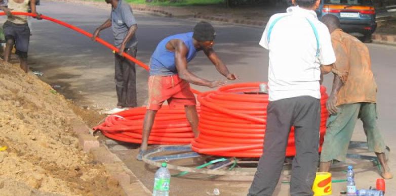 RDC : la Banque mondiale va financer le projet de construction d’un réseau de fibre optique entre Mbuji-Mayi et Bunia RDC : la Banque mondiale va financer le projet de construction d’un réseau de fibre optique entre Mbuji-Mayi et Bunia