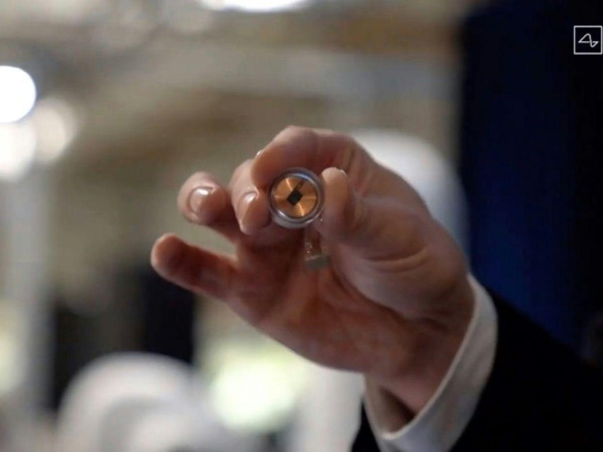 La start-up Neuralink de Musk va tester ses implants cérébraux sur des humains La start-up Neuralink de Musk va tester ses implants cérébraux sur des humains