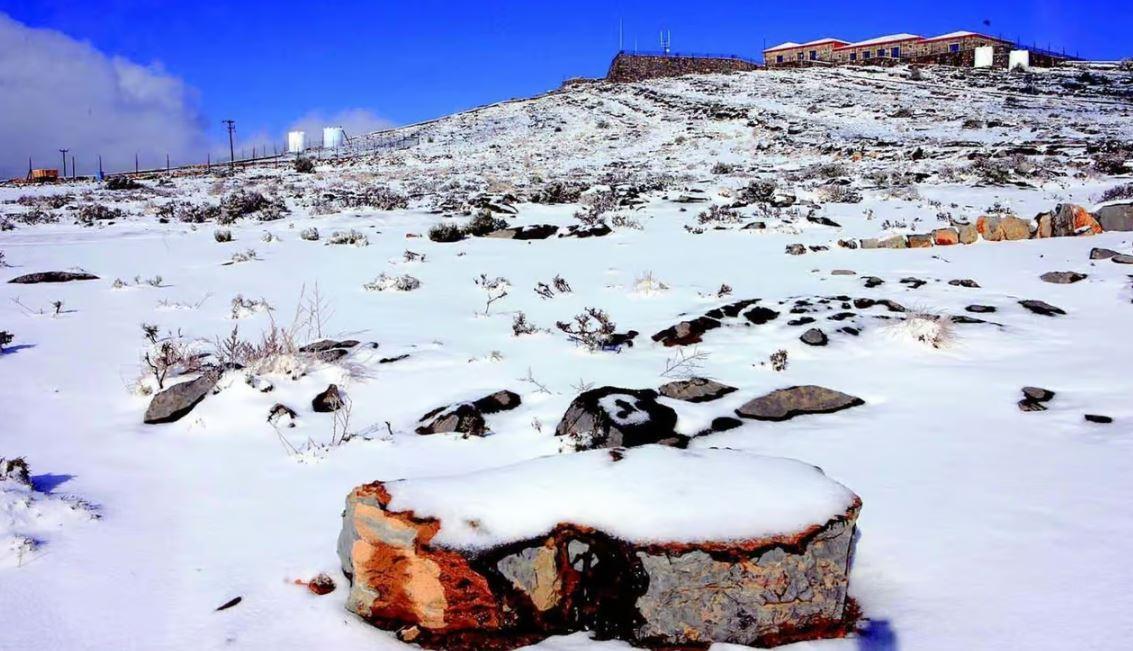 20 Cm de Neige Tombent aux Émirats Arabes Unis 20 Cm de Neige Tombent aux Émirats Arabes Unis