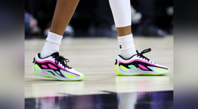 Grincement des Baskets sur le Parquet comme Mini-Séisme Grincement des Baskets sur le Parquet comme Mini-Séisme