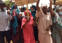 Vélingara Ferlo : Marche des populations pour réclamer une route goudronnée, l’électrification et l’affectation d’un infirmier Vélingara Ferlo : Marche des populations pour réclamer une route goudronnée, l'électrification et l’affectation d’un infirmier