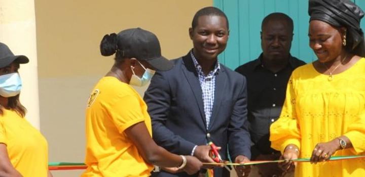 RESPONSABILITÉ SOCIÉTALE D’ENTREPRISE : La multinationale BIC rénove entièrement l’École Élémentaire de la Zone de recasement de Keur Massar RESPONSABILITÉ SOCIÉTALE D’ENTREPRISE : La multinationale BIC rénove entièrement l’École Élémentaire de la Zone de recasement de Keur Massar