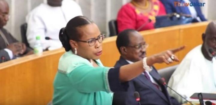 Mame Diarra Fam sur les contrats spéciaux : « Les retraités doivent sortir de la fonction publique » Mame Diarra Fam sur les contrats spéciaux : « Les retraités doivent sortir de la fonction publique »
