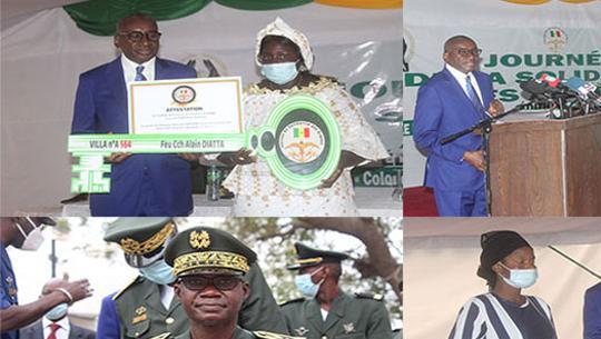 Solidarité des armées : deux clés de maison remises à des veuves de soldats Solidarité des armées : deux clés de maison remises à des veuves de soldats