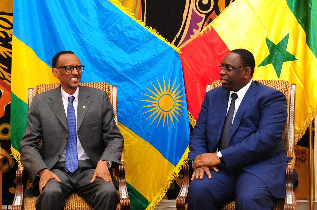Sommet UE-Afrique : Les Présidents Kagame, Macky Sall et Macron cogitent Sommet UE-Afrique : Les Présidents Kagame, Macky Sall et Macron cogitent