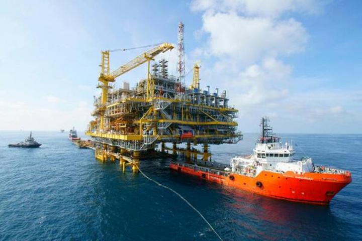 Économie : Les vulnérabilités du secteur de la pêche face aux activités pétro-gazières mises en exergue par un rapport commandité par le REPES. Économie : Les vulnérabilités du secteur de la pêche face aux activités pétro-gazières mises en exergue par un rapport commandité par le REPES.