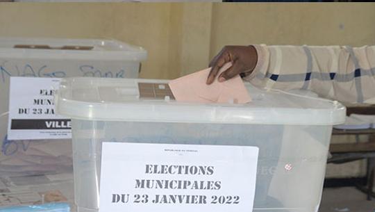 Diourbel : le gouverneur ordonne la prolongation du vote au-delà de 18 h Diourbel : le gouverneur ordonne la prolongation du vote au-delà de 18 h