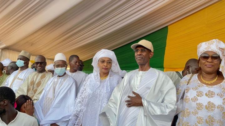 Journée de la femme à Podor : Le ministre ADD offre 100 millions CFA et 22 billets pour La Mecque (Vidéo) Journée de la femme à Podor : Le ministre ADD offre 100 millions CFA et 22 billets pour La Mecque (Vidéo)