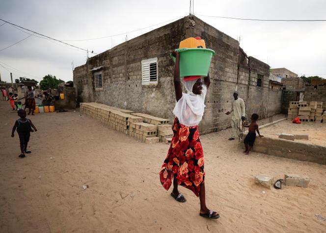 Au Sénégal, imams et marraines de quartier servent de médiateurs entre les femmes et leurs maris Au Sénégal, imams et marraines de quartier servent de médiateurs entre les femmes et leurs maris