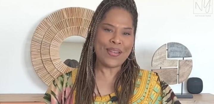 Macky Sall : «Macron lui a enjoint de rester au pouvoir pour sauver la Françafrique», selon Nathalie Yamb Macky Sall : «Macron lui a enjoint de rester au pouvoir pour sauver la Françafrique», selon Nathalie Yamb