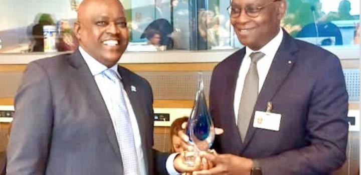 Le Prix du leadership pour la sécurité de l’eau décerné à Macky Sall Le Prix du leadership pour la sécurité de l’eau décerné à Macky Sall