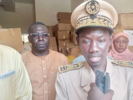 Kaolack : des tenues scolaires remises aux inspections de l'éducation et de la formation Kaolack : des tenues scolaires remises aux inspections de l'éducation et de la formation