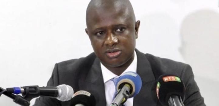 Antoine Diome dope les Administrateurs civils : Antoine Diome dope les Administrateurs civils :