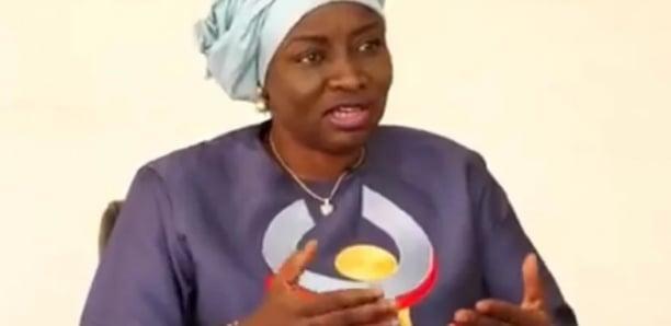 Frontière sénégambienne : Mimi Touré bloquée par la police Frontière sénégambienne : Mimi Touré bloquée par la police