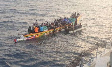Confronté à une vague de départs, le Sénégal présente un programme de lutte contre l'émigration clandestine Confronté à une vague de départs, le Sénégal présente un programme de lutte contre l'émigration clandestine